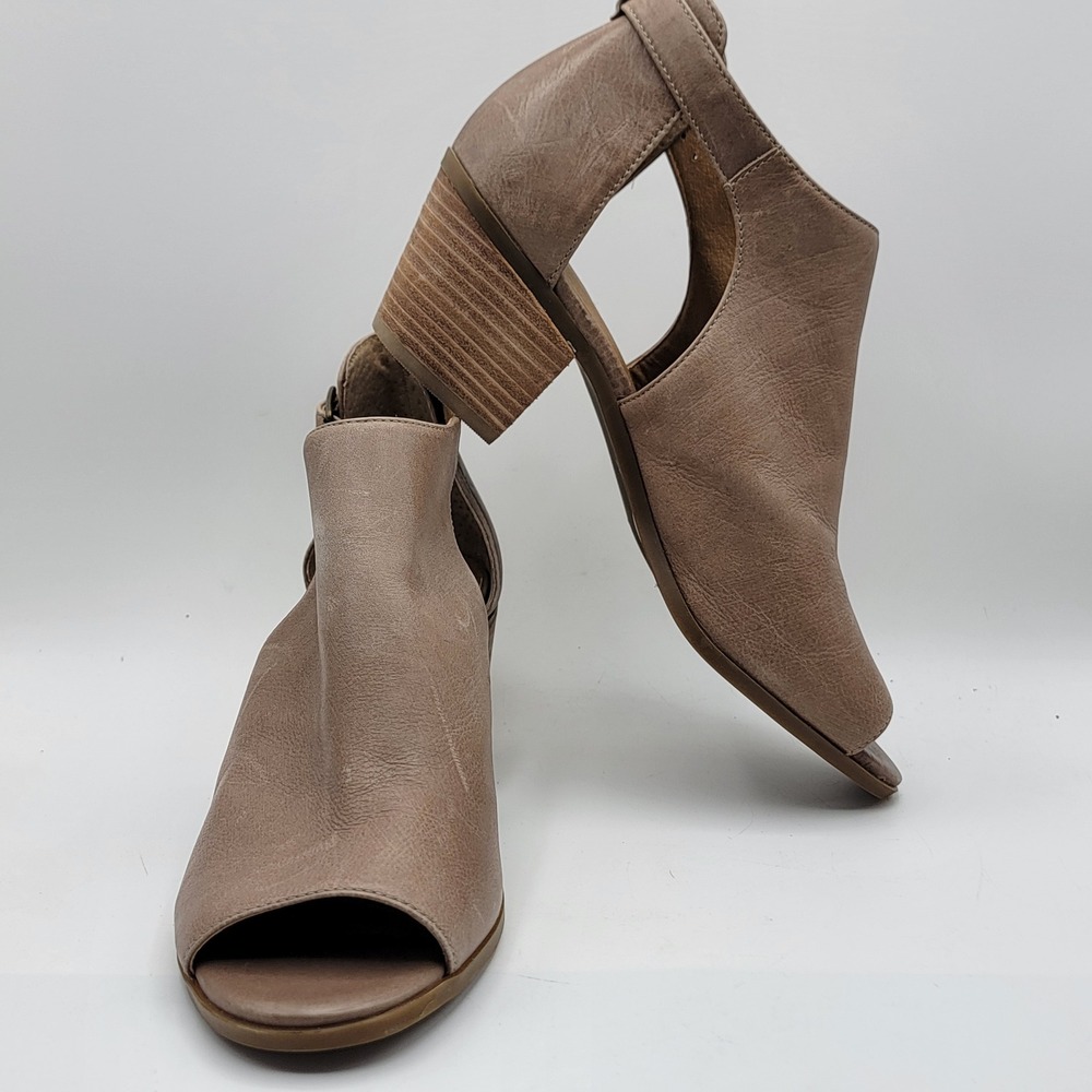 Lucky Brand Barimo Taupe Leather Peep Toe Cutout Block Heel Booties Womens 9.5